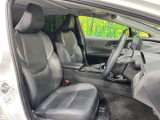 運転席シート廻りは使用感も少なく、良好な状態となっています。前オーナー様が丁寧に使っていたことがよくわかりますね。