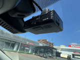 【ドライブレコーダー】時間に合わせた情報をしっかりと録画録音いたします。運転に際してのトラブルや事故などの映像もしっかりと録音録画いたします。