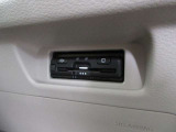 【ETC車載器】は、ビルトインタイプですっきり収納され、見た目も使い勝手も満足のアイテムです。