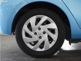 ◆純正ホイール装着車◆シンプルなデザインのホイールキャップ付きです。
