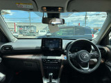 少し高めの着座位置。見晴らしの良さと明るい室内で、いつでも気持ちよくドライビングが楽しめます。