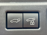 【パワーバックドア】スマートキーや運転席のボタンを押すだけでリアゲートが自動で開閉します!荷物を持っている時や、高い位置にあるバックドアを閉める際に便利な機能です♪
