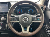 【純正革巻きステアリング】上質な革を使用することで、手にしっかり馴染みとても運転しやすいハンドルです♪