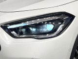 ●LEDヘッドライト:夜間走行時も良好な視界を確保し安心して運転できる高輝度LEDヘッドライトを装備!点灯速度が早く、消費電力も抑えられています。