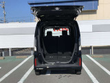 ホンダの新車も全て取り扱っております。ホンダの整備士がいるサービス工場も併設しているので、点検、整備、車検、全てお任せ下さい。店内は落ち着いたショールームにキッズスペースもございます。