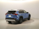 U-Carの販売だけでなく自動車保険、携帯電話の販売も行っております。
