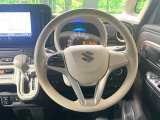 インテリアに合わせたデザインのステアリングは、運転される方のことも考え、運転しやすい形状、大きさです。是非一度、実際に触ってお確かめください。