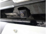 バックカメラが付いているので後方確認が非常にしやすいです。今や運転初心者も熟練者も必須装備!ついていて損はないですね♪