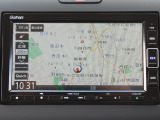 安心の純正メモリーナビゲーション(VXMー214VFi)が装備されております。純正品なので保証対象となり安心してお使いいただけます。