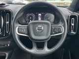 XC40 T4 AWD モメンタム 4WD 本革シート