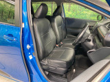 運転席シート廻りは使用感も少なく、良好な状態となっています。前オーナー様が丁寧に使っていたことがよくわかりますね。