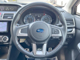 【純正革巻きステアリング】上質な革を使用することで、手にしっかり馴染みとても運転しやすいハンドルです♪