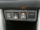 【シートヒーター】運転席と助手席の座面にヒーターが内蔵されていますので寒い時でも快適運転です