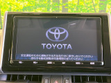 【純正9型ナビ】人気の純正ナビを装備しております。ナビの使いやすさはもちろん、オーディオ機能も充実!キャンプや旅行はもちろん、通勤や買い物など普段のドライブも楽しくなるはず♪
