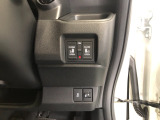 【両側電動スライドドア】リモコンや運転席のスイッチ操作のほか、ドアハンドルを少し引くだけでリアドアが自動開閉します♪