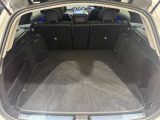当店でお車をご購入のお客様はオーナー様専用保険「メルセデス・ベンツ保険」にご加入頂けます。飛来物によるフロントガラス破損やパンクによるタイヤ交換の際に、修理費用の一部をお支払いしております。