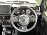 【純正革巻きステアリング】上質な革を使用することで、手にしっかり馴染みとても運転しやすいハンドルです♪