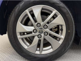 「トヨタ純正アルミホイール」を装着!純正なので車のデザインともマッチしています。高級感やスポーティーさを際立たせてくれます。