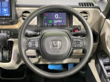 インテリアに合わせたデザインのステアリングは、運転される方のことも考え、運転しやすい形状、大きさです。是非一度、実際に触ってお確かめください。