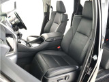 【シートメモリー】シートメモリ付きパワーシート装備車両!様々なシーン毎に座席位置を3パターン登録できます♪