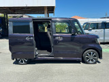 当社の車両には『安心して車選びをしていただくために』お支払い総額を表示しております。税金、自賠責保険料、登録費用、リサイクル料金が含まれており、県内登録及び届出で店頭納車の場合になります。
