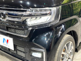 【LEDヘッドライト】悪天候や夜間走行時も良好な視界を確保し安心して運転できる高輝度LEDヘッドライトを装備!点灯速度が早く、消費電力も抑えられています。