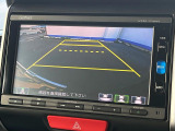 【バックカメラ】駐車時に後方がリアルタイム映像で確認できます。大型商業施設や立体駐車場での駐車時や、夜間のバック時に大活躍!運転スキルに関わらず、今や必須となった装備のひとつです!