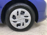 純正スチールホイールキャップ付です!タイヤサイズは175/65R15