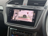 アラウンドビューカメラ Area View:運転席からでは視認しにくい周囲の情報を、映像で確認できます。