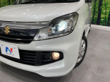 【HIDヘッドライト】非常に明るく前方を照らしてくれるので、悪天候や夜間の走行時も視界良好で安心してお乗りいただけます。
