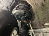 お車を安心してお乗りいただく為には、足回りの定期点検が欠かせません。サービスサポート(有償保証)では無料点検もご提供しており、安心のカーライフをお過ごしいただけるサポート体制が整っています。