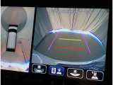 前後左右4つのカメラを合成して上から見ているような感覚で駐車を行っていただけます♪ 切り替えスイッチであらゆるカメラモードに切り替えが可能です!