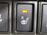 【シートヒーター】寒い日に重宝するシートヒーター!エアコンより早く温まってくれるので寒がりの人も安心ですね♪エアコンの温風は乾燥するから苦手、という方にもをおすすめです。