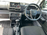 運転のしやすさを最優先に設計された見晴らしの良いデザインです。車両間隔が掴みやすく狭い道でも安心!