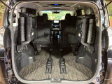 普段のお買い物や通勤、送迎等に十分な荷室スペースを確保しております。セカンドシートを倒すと、大きな荷物の積載も可能です♪