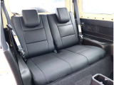 お車選びをお楽しみ頂けるよう、在庫車の展示スペースを十分に確保しております。
