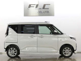 当社の届出済未使用車は、店舗に『新車おろしたて』の状態で入荷いたします。新規届出によりナンバーを取得後、店頭で丁寧に展示・保管をしています。遠方のお客様にも、安心してお勧めできるコンディションです。