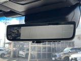 【デジタルインナーミラー】後席の大きな荷物や同乗者で後方が確認しづらい時でも安心!カメラが撮影した車両後方の映像をルームミラー内に表示。クリアな視界で状況の確認が可能です!