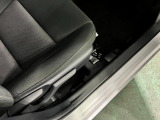 痛みの出やすい運転席シートの角、フロアマット、座面、ともに良好です