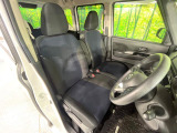 運転席シート廻りは使用感も少なく、良好な状態となっています。丁寧に使われていたことがよくわかりますね。