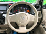 インテリアに合わせたデザインのステアリングは、運転される方のことも考え、運転しやすい形状、大きさです。是非一度、実際に触ってお確かめください。