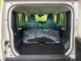 積み下ろしのしやすいデッキにはたっぷりと荷物を積み込んでいただけます。遊びから仕事まで、様々なシーンで頼れます♪