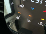 シートヒーターとハンドルヒーターが付いています!冬季の運転において、体を温め疲れを軽減させるとともに、ハンドル操作が不安定になることも防げます!快適性と安全性を両立させた機能です!