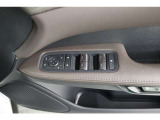 運転席ドアスイッチ回りの画像です。