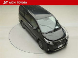 両側パワースライドドア付きだから、狭い駐車スペースなどでの乗り降りラクラク♪小さなお子さまのいるご家庭には嬉しい装備です。