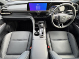 クラウンスポーツ 2.5 Z E-Four 4WD 本革シート