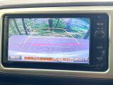 【バックカメラ】駐車時に後方がリアルタイム映像で確認できます。大型商業施設や立体駐車場での駐車時や、夜間のバック時に大活躍!運転スキルに関わらず、今や必須となった装備のひとつです!