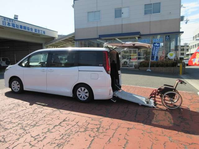 ノア 2.0 X ウェルキャブ スロープタイプI 車いす1脚仕様 4WD 
