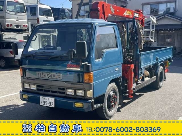 タイタン クレーン UNIC4段