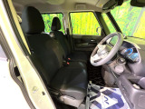 運転席シート廻りは使用感も少なく、良好な状態となっています。丁寧に使われていたことがよくわかりますね。